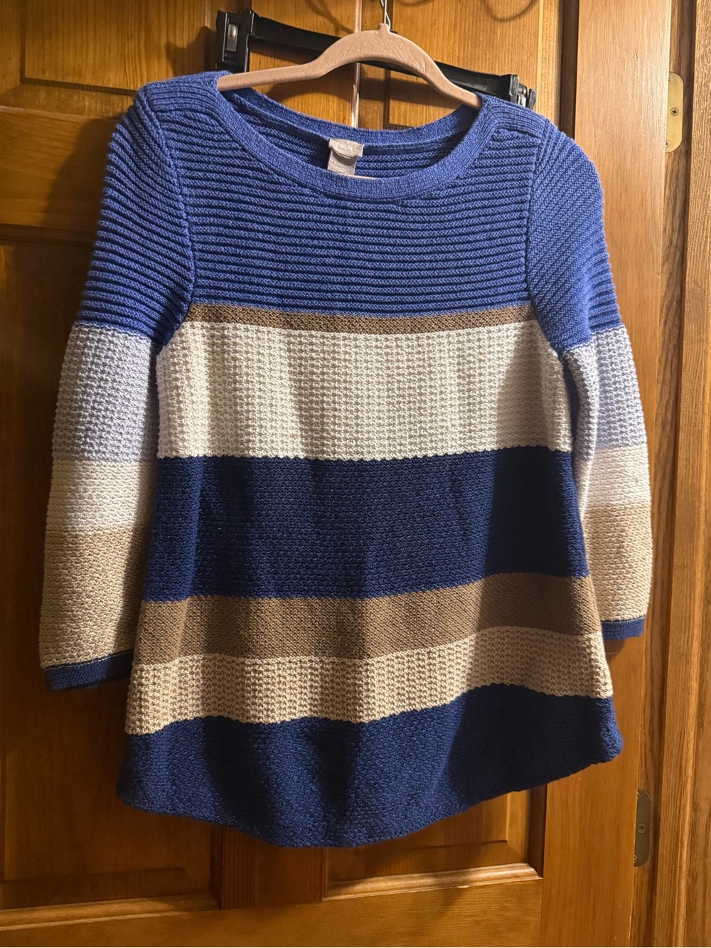 Chico’s size 1 (8) medium Striped Blue & Cream Knit Sweater